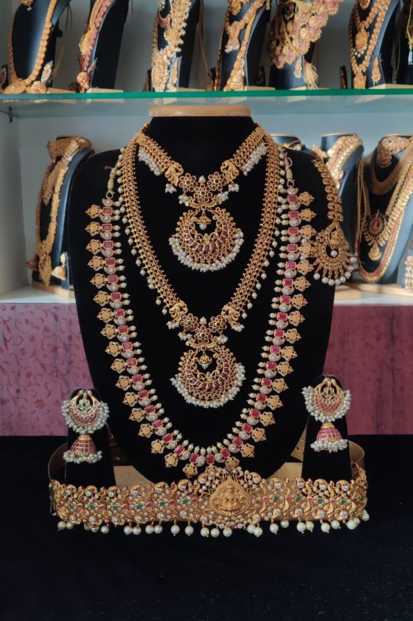 Amazing Kemp Muhurtham Jewellery For Rent Online - Little Fingers India